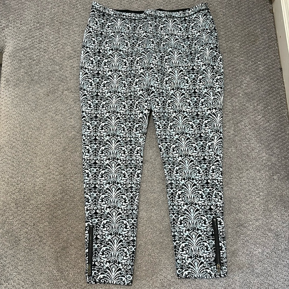 J. McLaughlin Paisley Scuba Stretch Leggings